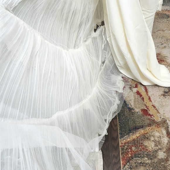 Vintage 80's White Lace Wedding Dress - Picture 12 of 16